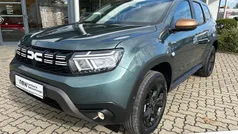 Zederngrünmetallic (grün) Gebraucht 2024 Dacia Duster Extreme SUV | 24.590 € (Fairer Preis)