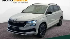 Moonweiss metallic Gebraucht 2023 Skoda Karoq SportLine SUV | 33.980 € (Fairer Preis)