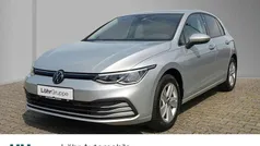 Reflexsilber metallic Gebraucht 2023 VW Golf VIII Life Limousine | 24.980 € (Fairer Preis)