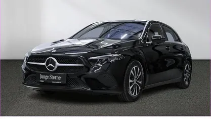 Gebraucht Mercedes A180 136 PS (100 kW) 2024 Unilack nachtschwarz Limousine