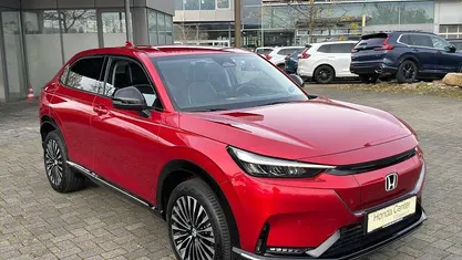 Vermillion red pearl (rot) Gebraucht 2023 Honda e:Ny1 Advance SUV | 24.980 € (Guter Preis)