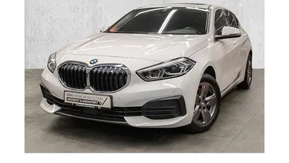 Weiß Gebraucht 2022 BMW 118 Advantage Kleinwagen | 24.490 € (Fairer Preis)