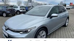 Silber metallic Gebraucht 2024 VW Golf VIII Life Limousine | 27.104 € (Guter Preis)