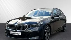 Schwarz Gebraucht 2024 BMW 520 M Sport Kombi | 59.270 € (Fairer Preis)