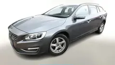 Flamenco red / metallic Gebraucht 2016 Volvo V60 Summum Kombi | 19.480 € (Fairer Preis)