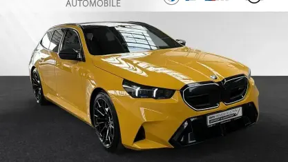 Używany BMW M5 M Sport 727 KM (534 kW) 2025 Żółty Kombi