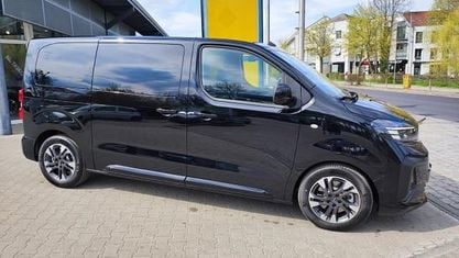 Neu Opel Zafira Life 179 PS (131 kW) 2026 Schwarz Van / Kleinbus