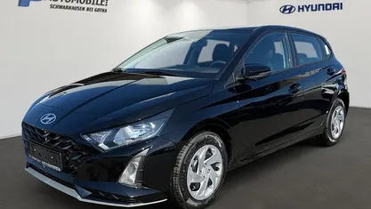 Gebraucht Hyundai i20 Select 101 PS (74 kW) 2024 Phantom black Kleinwagen
