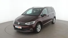 Rot Gebraucht 2018 VW Touran Highline Van / Kleinbus | 25.130 € (Fairer Preis)