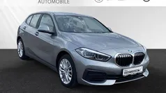 Skyscraper grau Gebraucht 2022 BMW 118 Advantage Kleinwagen | 20.650 € (Guter Preis)