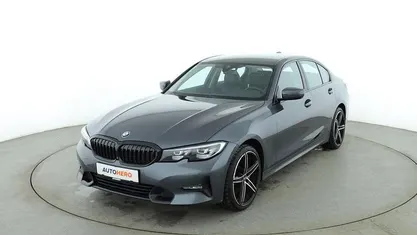 Gebraucht BMW 330 Sport Line 258 PS (189 kW) 2019 Grau Limousine