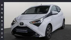 Weiß Gebraucht 2021 Toyota Aygo Team Kleinwagen | 11.990 € (Fairer Preis)