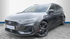 Grau / magnetic grau Gebraucht 2024 Ford Focus ST Limousine | 37.490 € (Fairer Preis)