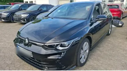 Gebraucht VW Golf VIII R-line 150 PS (110 kW) 2024 Schwarz Limousine