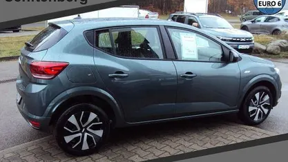 Gebraucht Dacia Sandero Journey 91 PS (66 kW) 2025 Grün schwarz Kleinwagen