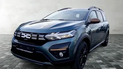 Zedergrün (grün) Gebraucht 2024 Dacia Jogger Extreme Van / Kleinbus | 19.800 € (Fairer Preis)