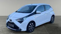 Weiß Gebraucht 2020 Toyota Aygo X-play Kleinwagen | 11.480 € (Fairer Preis)
