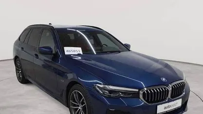 Gebraucht BMW 530e M Sport 184 PS (135 kW) 2021 Phytonicblau metallic Kombi
