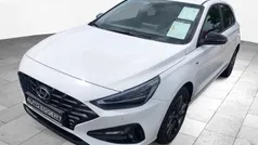 Weiss Gebraucht 2024 Hyundai i30 Advantage Limousine | 22.950 € (Guter Preis)