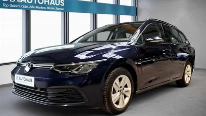 Blau Gebraucht 2023 VW Golf VIII Life Kombi | 21.850 € (Fairer Preis)