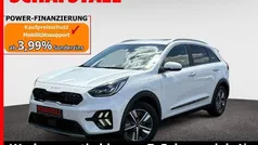 Weiss ((swp) snow white pearl) Gebraucht 2022 Kia Niro Spirit SUV | 23.979 € (Superpreis)