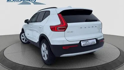 Crystal white (weiß) Gebraucht 2023 Volvo XC40 SUV | 27.540 € (Guter Preis)
