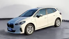 Weiß Gebraucht 2023 BMW 225 Active Tourer Van / Kleinbus | 32.930 € (Fairer Preis)