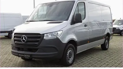 Silber Gebraucht 2021 Mercedes Sprinter Van | 26.049 € (Fairer Preis)