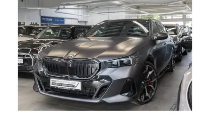 Gebraucht BMW 520 M Sport 197 PS (144 kW) 2025 Grau Kombi