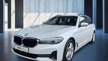 Gebraucht BMW 520 Shadowline 190 PS (139 kW) 2023 Weiß Limousine