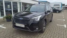 Schwarz (crystal black silica) Gebraucht 2024 Subaru Forester Platinum SUV | 39.990 € (Fairer Preis)