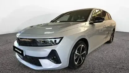 Gebraucht Opel Astra 131 PS (96 kW) 2024 Kristall silber metallic Kleinwagen
