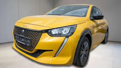 Gebraucht Peugeot 208 Active 101 PS (74 kW) 2023 Kleinwagen