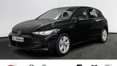 Schwarz Gebraucht 2024 VW Golf VIII Life Limousine | 24.990 € (Fairer Preis)