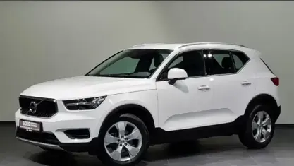 Gebraucht Volvo XC40 Momentum 163 PS (119 kW) 2022 Weiß SUV