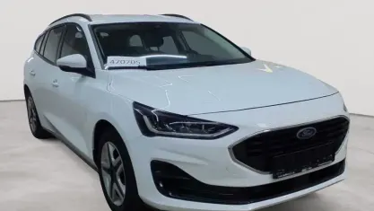 Gebraucht Ford Focus Cool & Connect 120 PS (88 kW) 2022 Frozen white Kombi