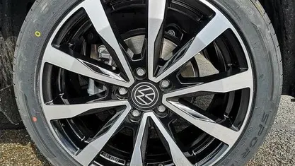 Deep black perleffekt Neu 2025 VW Caddy Maxi Edition Van / Kleinbus | 38.986 € (Fairer Preis)