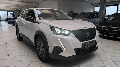 Gebraucht Peugeot 2008 131 PS (96 kW) 2022 SUV