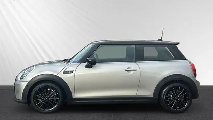 Melting silver iii (silber) Gebraucht 2023 Mini Cooper SE Kleinwagen | 19.498 € (Fairer Preis)