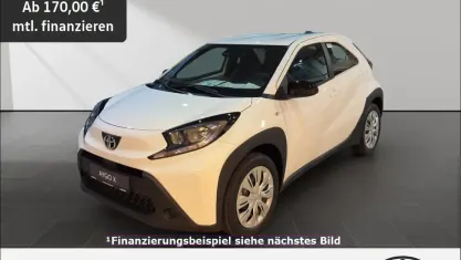 Gebraucht Toyota Aygo X Business Edition 72 PS (52 kW) 2024 Weiss SUV