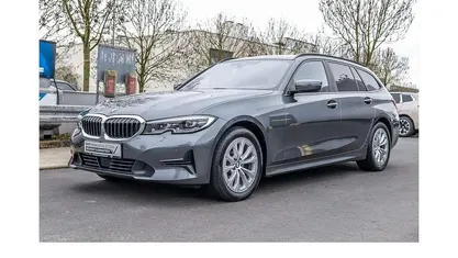 Gebraucht BMW 320 Sport Line 190 PS (139 kW) 2021 Grau Kombi