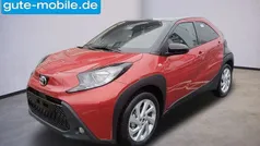 Rot Gebraucht 2022 Toyota Aygo Pulse Kleinwagen | 15.690 € (Fairer Preis)