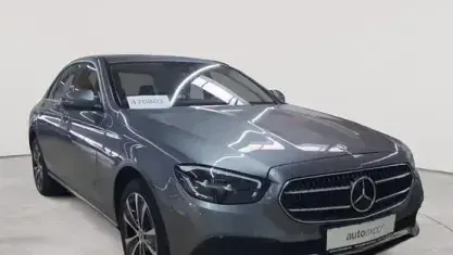 Gebraucht Mercedes E300 Avantgarde 194 PS (142 kW) 2022 Selenitgrau metallic Limousine