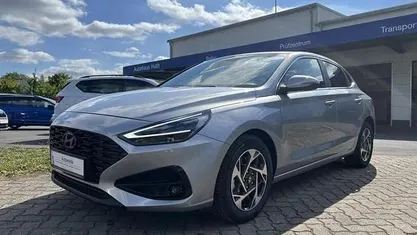 Silber Gebraucht 2024 Hyundai i30 Limousine | 21.990 € (Guter Preis)