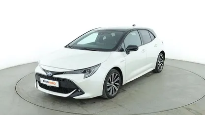 Weiß Gebraucht 2020 Toyota Corolla Team Limousine | 19.010 € (Fairer Preis)