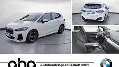 Weiß Gebraucht 2024 BMW 218 Active Tourer M Sport Van / Kleinbus | 32.360 € (Fairer Preis)