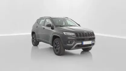 Gebraucht Jeep Compass Overland 179 PS (131 kW) 2024 Solid black SUV