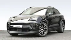 Tiefschwarzmetallic Gebraucht 2024 Porsche Macan SUV | 98.700 € (Superpreis)