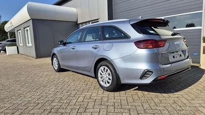 Lunarsilber metallic Neu 2025 Kia Ceed Sportswagon Vision Kombi | 24.490 € (Guter Preis)