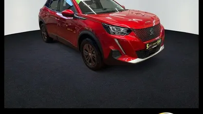 Lackierung elixierrot/typ ver Gebraucht 2021 Peugeot e-2008 Active SUV | 15.990 € (Fairer Preis)